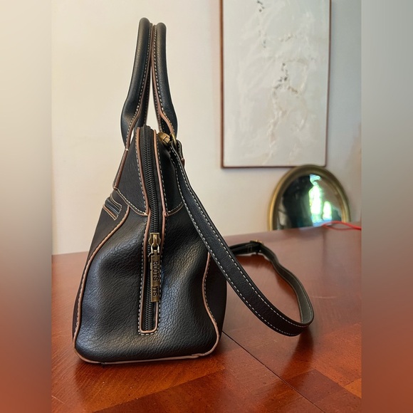 Roots Black Leather Handbag Crossbody Bag NWOT - Picture 5 of 10